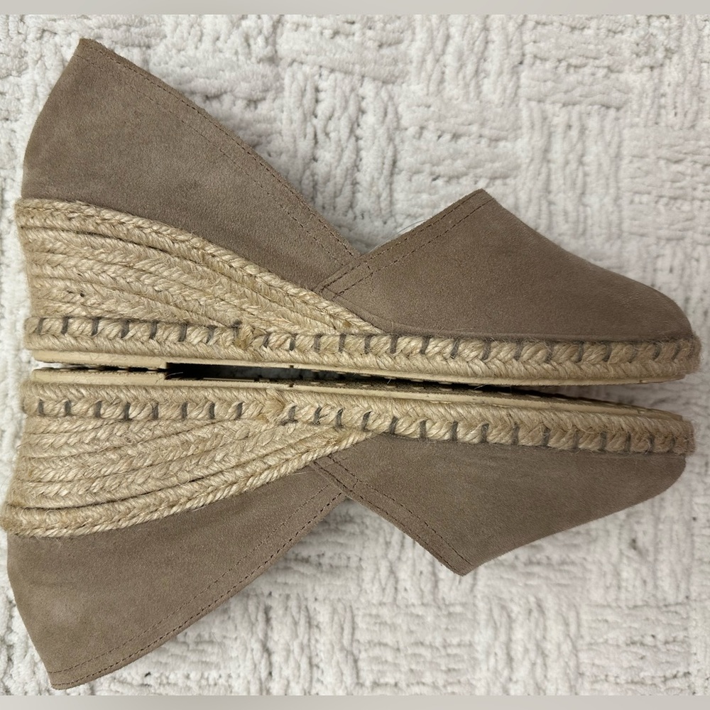 VERBENAS NWOT suede and jute espadrille wedges. Size 41 (9.5 US)